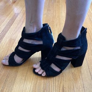 Anthropologie Splendid T-Strap Suede Sandals